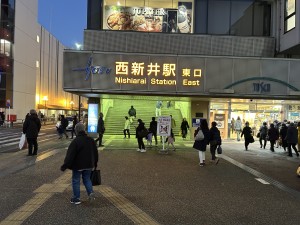 西新井駅にてリサイクルショップのPR配布