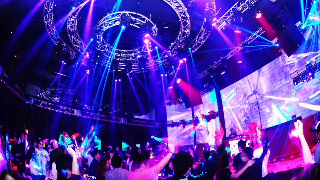 渋谷駅にてナイトエンターテインメント施設のPR配布