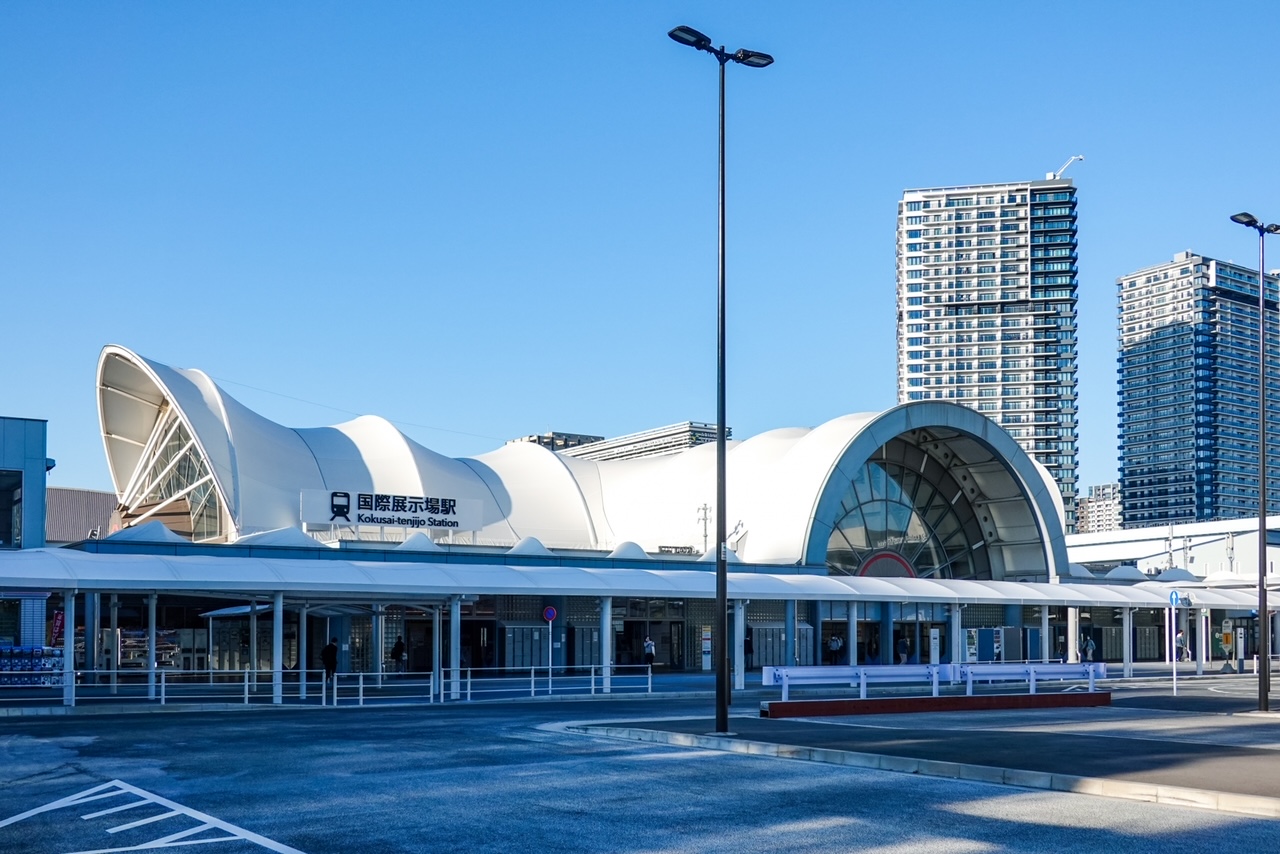 国際展示場駅にてIT系クラウドサービスのPR配布